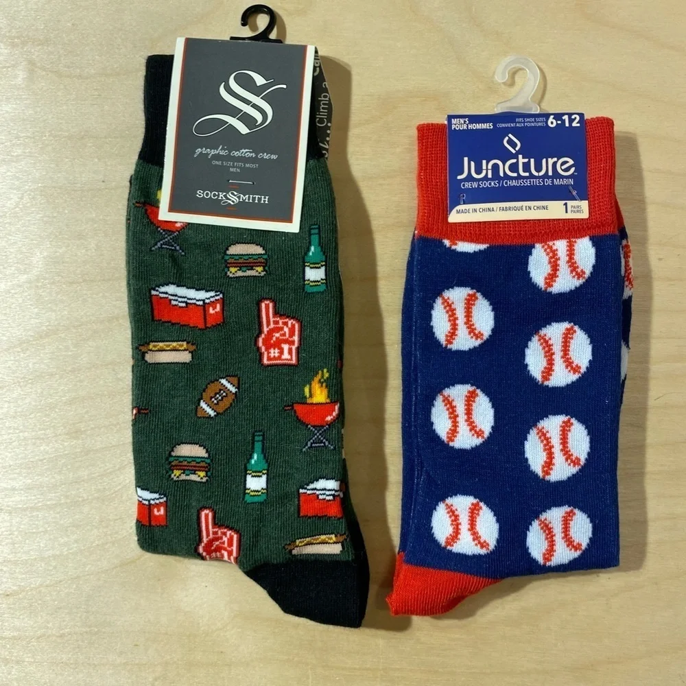 Two pair Men’s Graphic Socks Size 6-12 (DV)